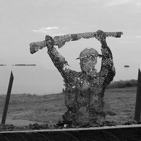 le neptune Arromanches-les-Bains Extérieur photo